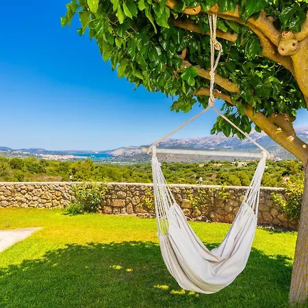 Vila Europe Ena